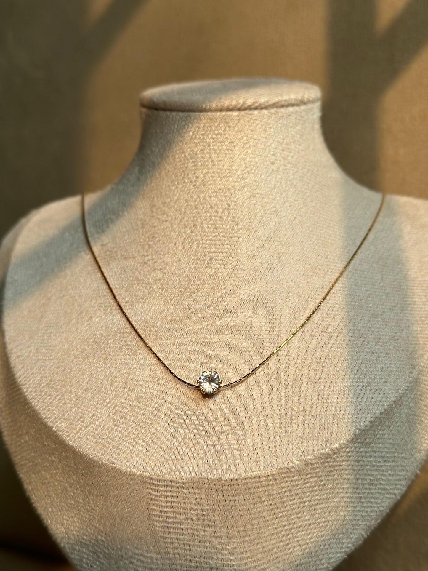 Solitaire pendant