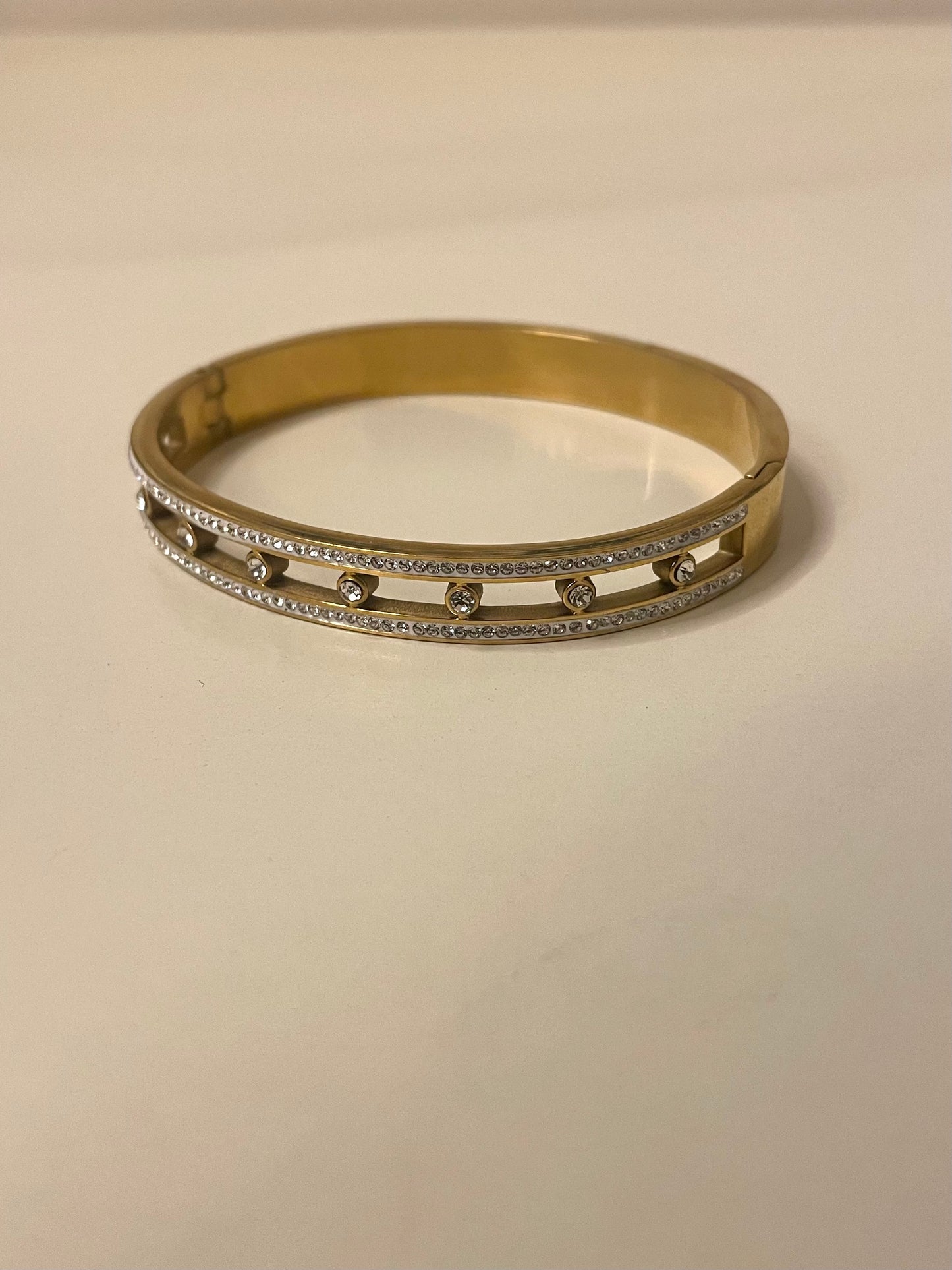 Zircon layered cuff