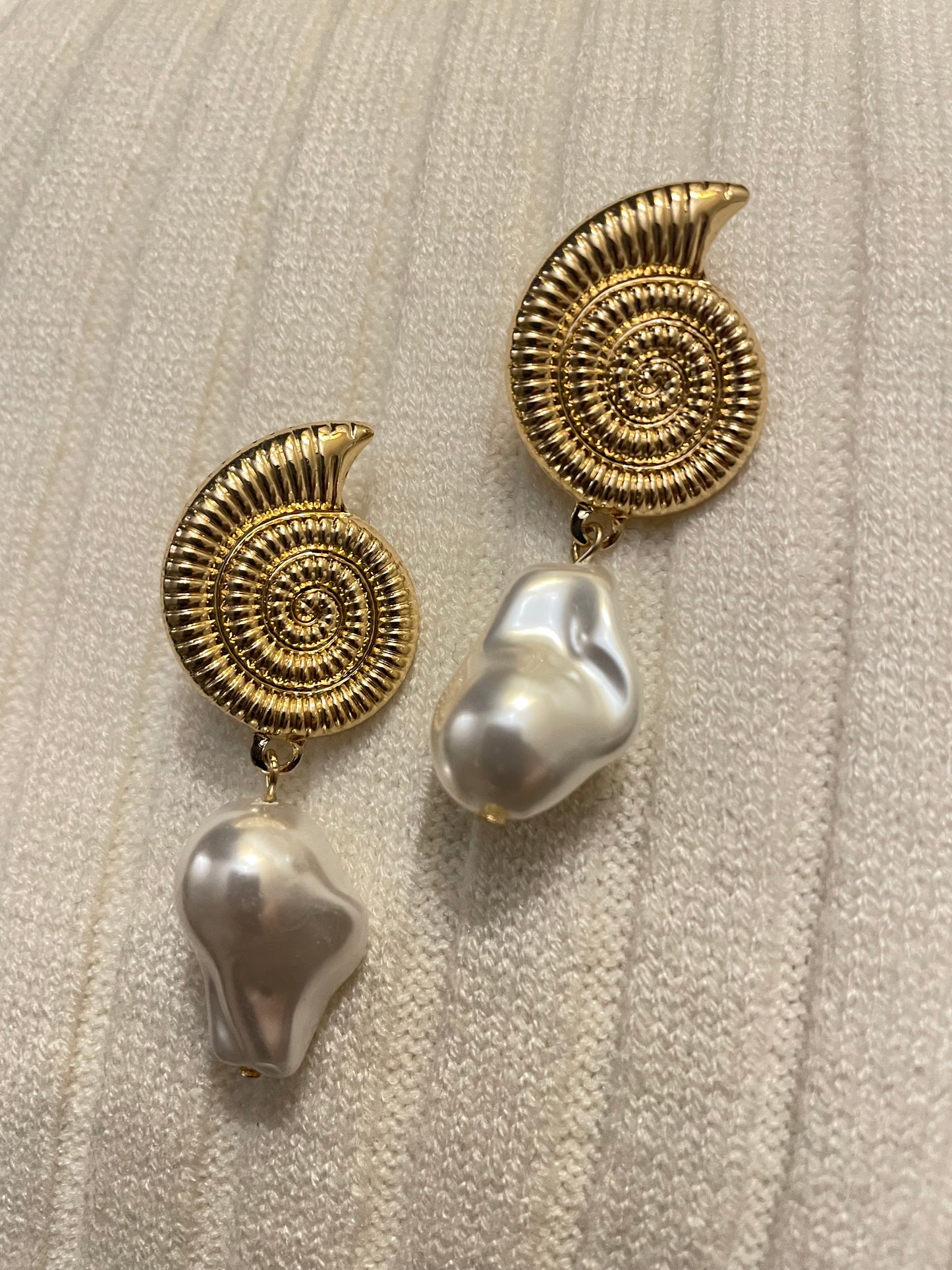 Ocean Gold Pearl Earrings