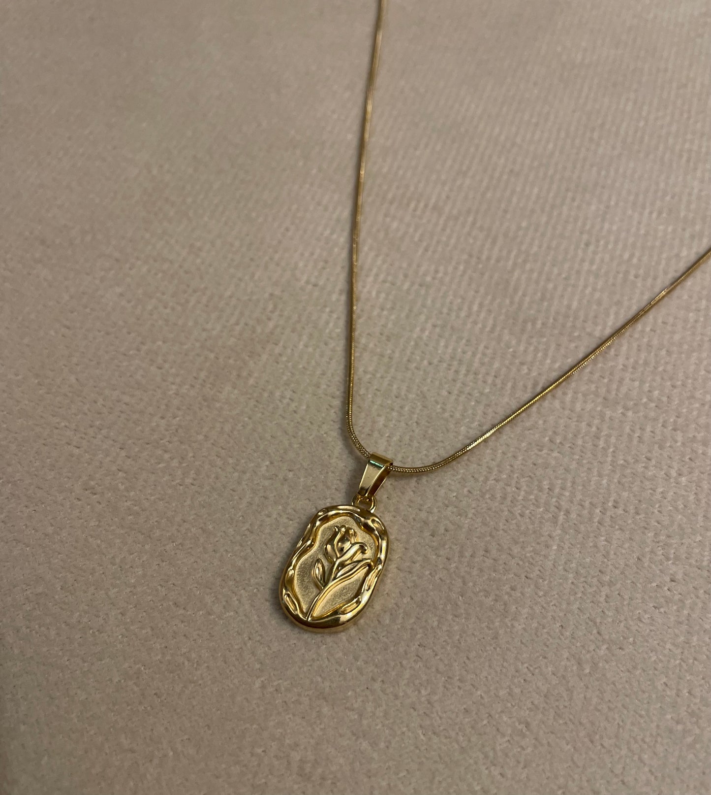 Autumn rose necklace