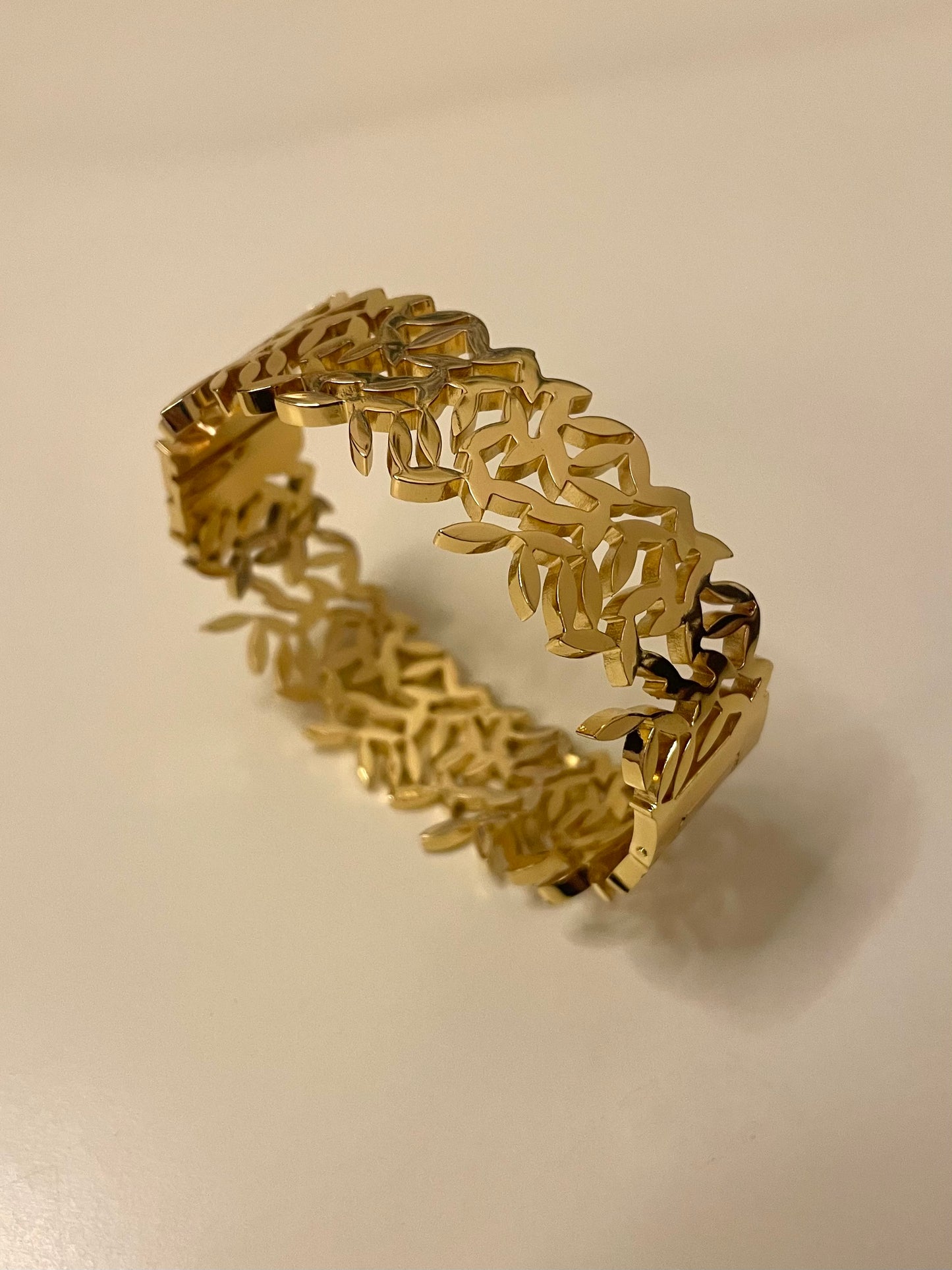 Tree branch cuff