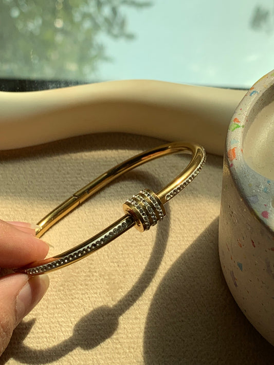 Sasha cuff