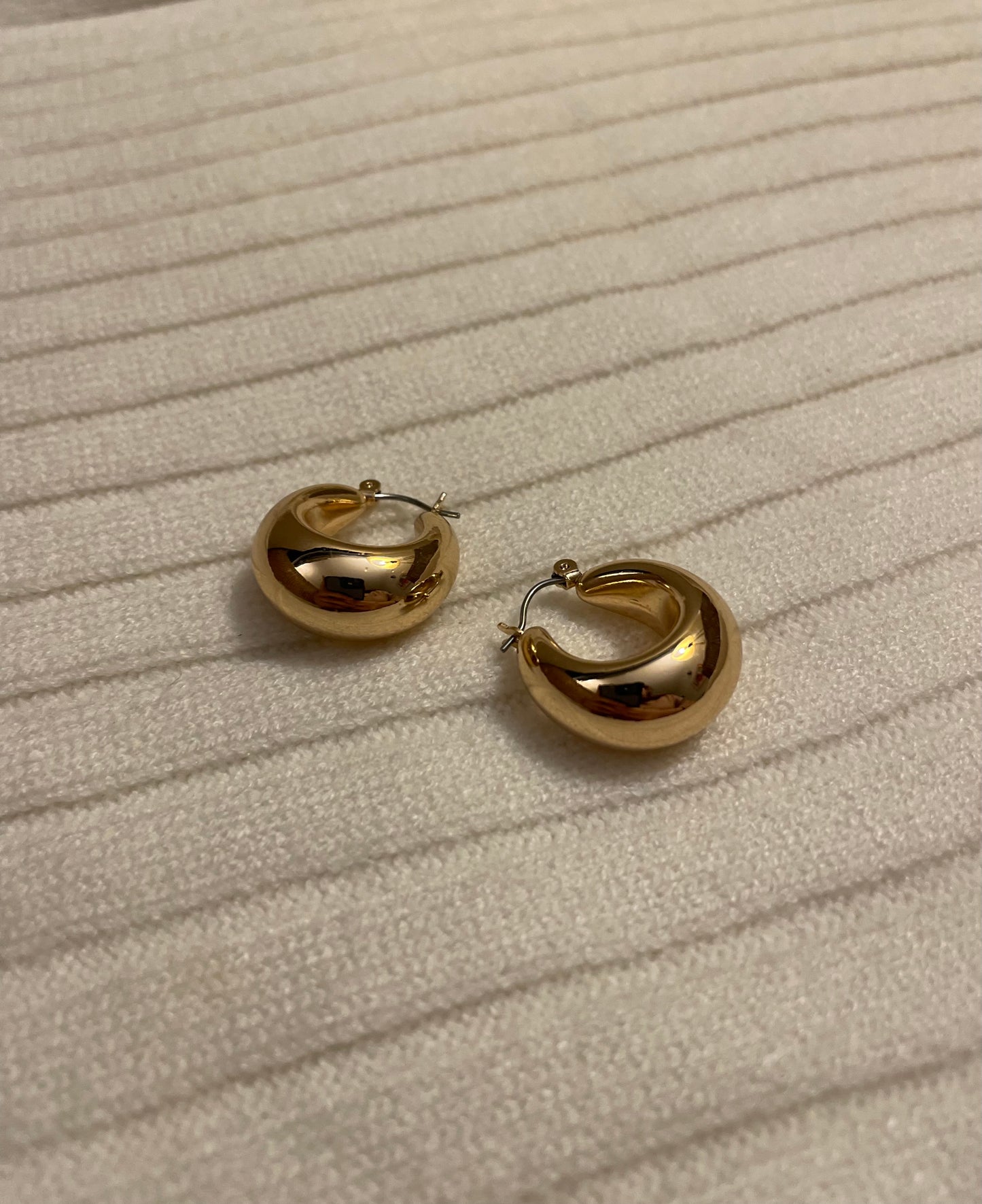 Luna hoops