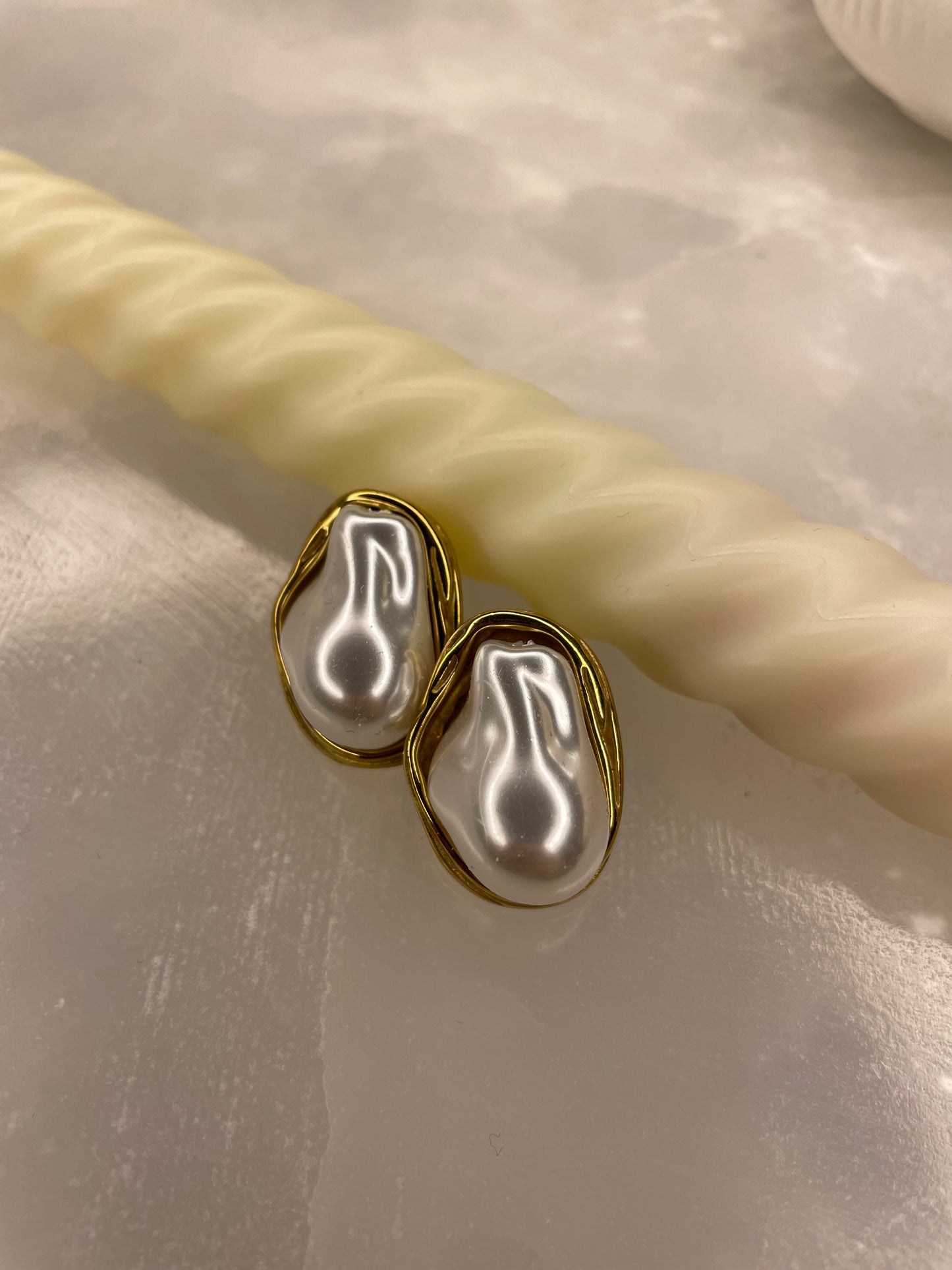 Ocean studs