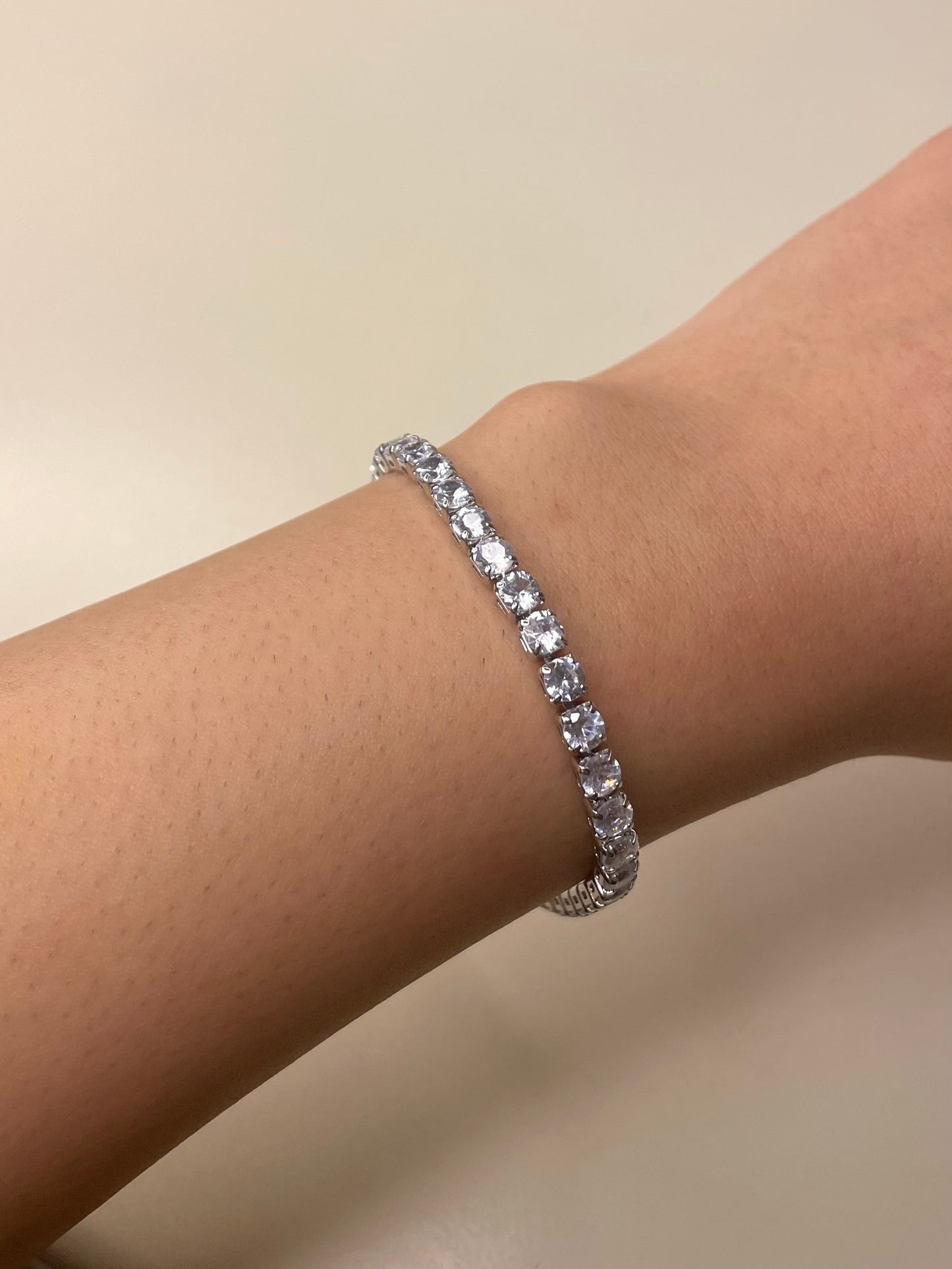 Tennis bracelet