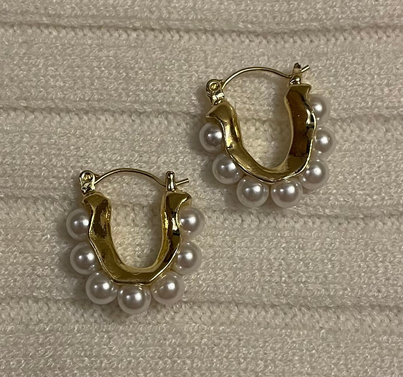 Basic pearl hoops