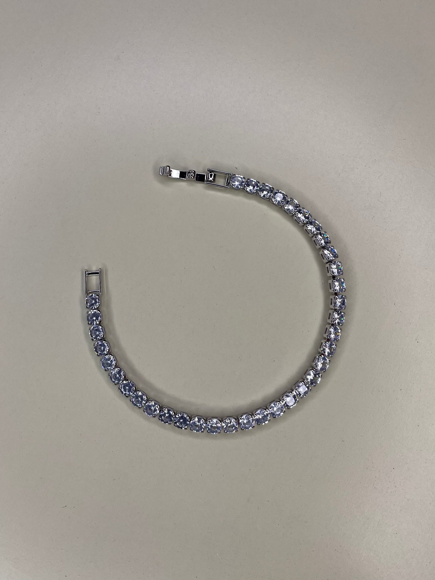 Tennis bracelet